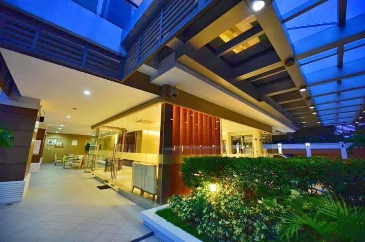 Padgett Place Prime Suites Cebú Exterior foto