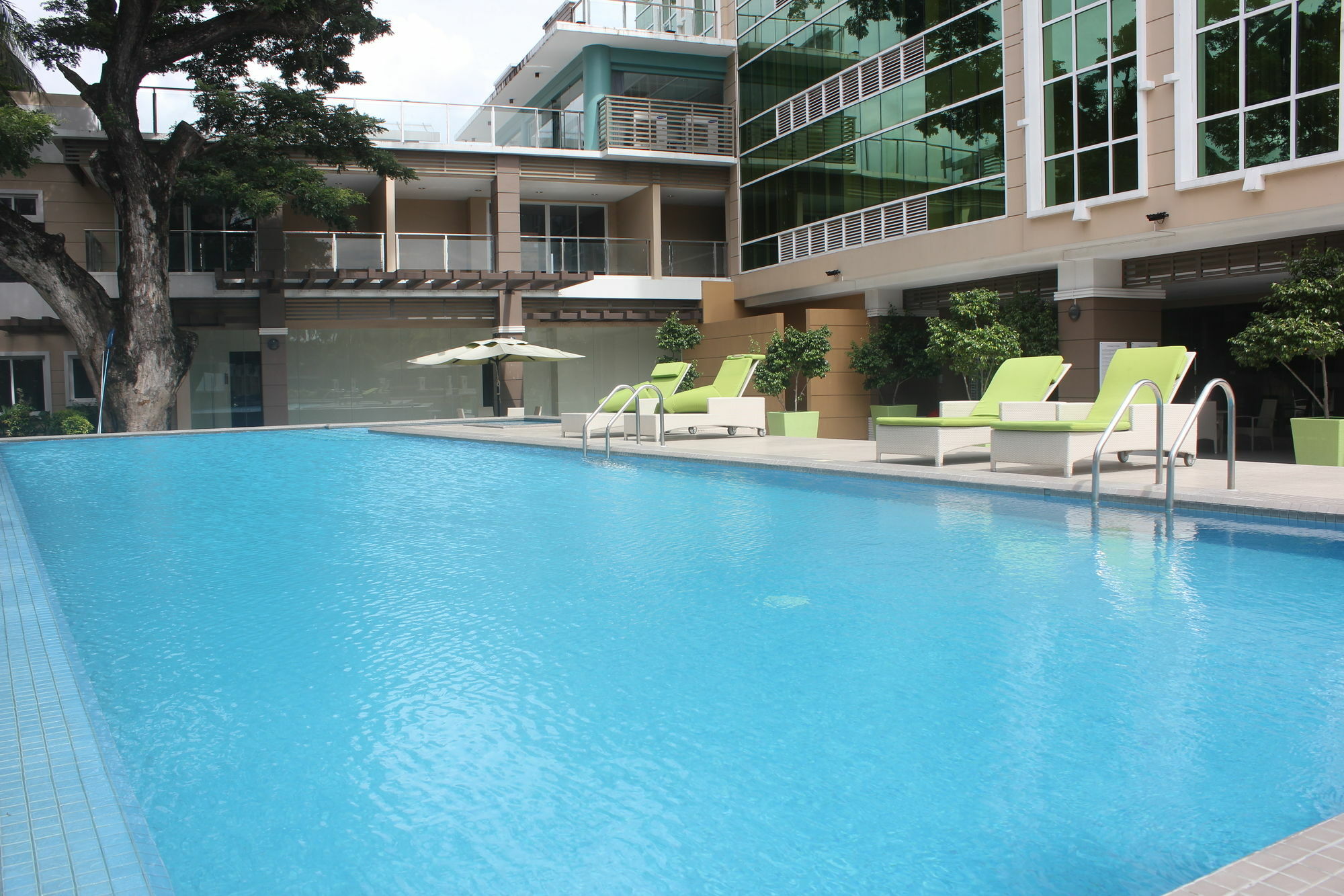 Padgett Place Prime Suites Cebú Exterior foto