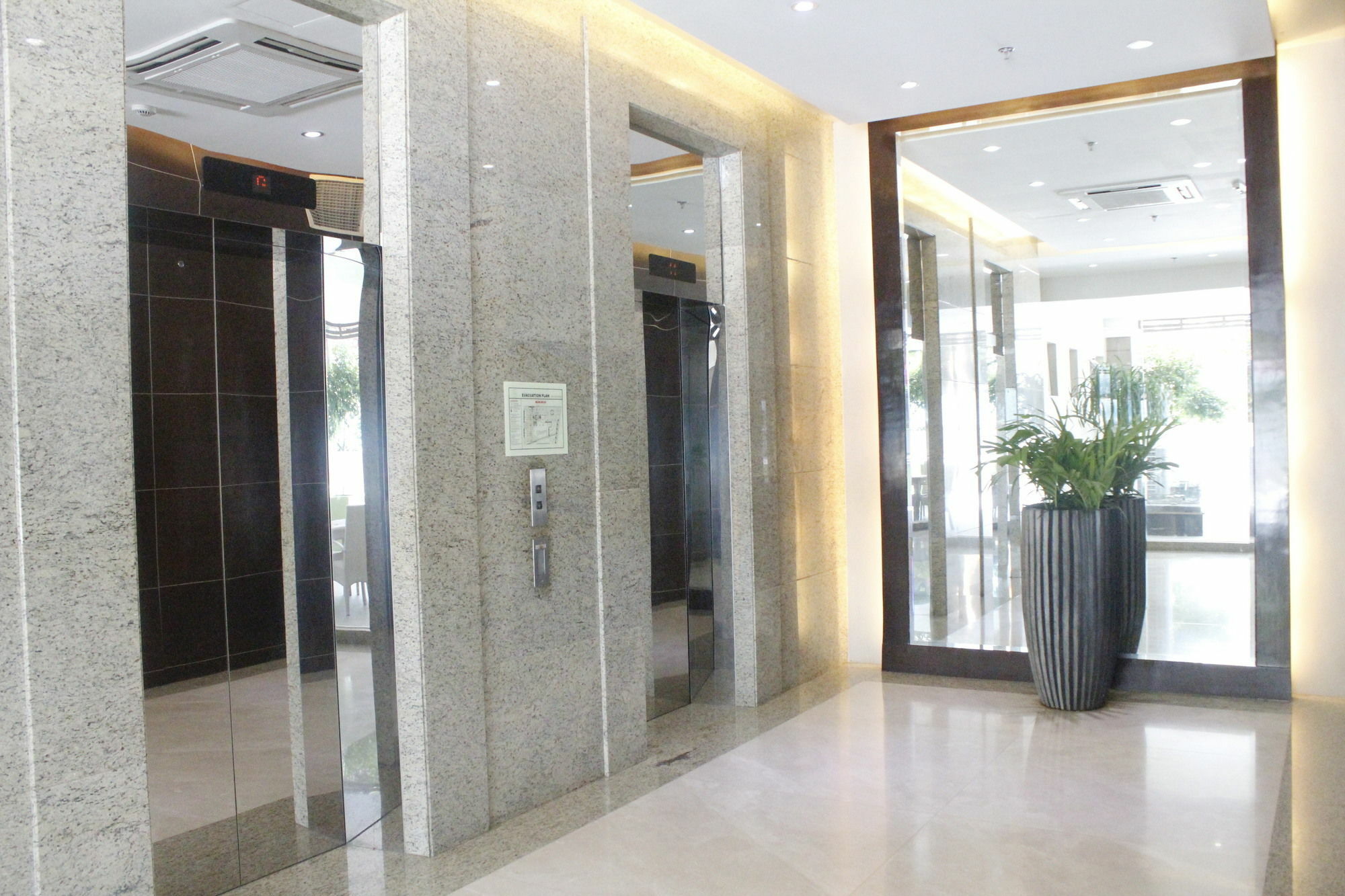 Padgett Place Prime Suites Cebú Exterior foto